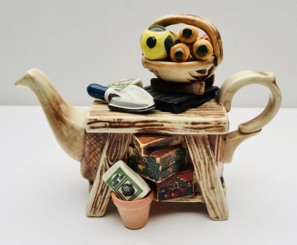 Cardew Gardeners Bench Teapot Small size