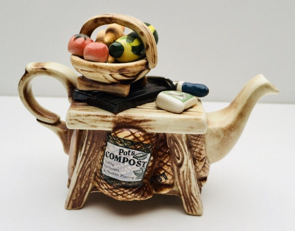Cardew Gardeners Bench Teapot Small size