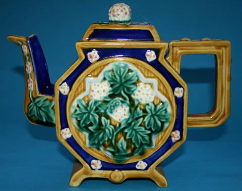 Majolica hexagonal teapot